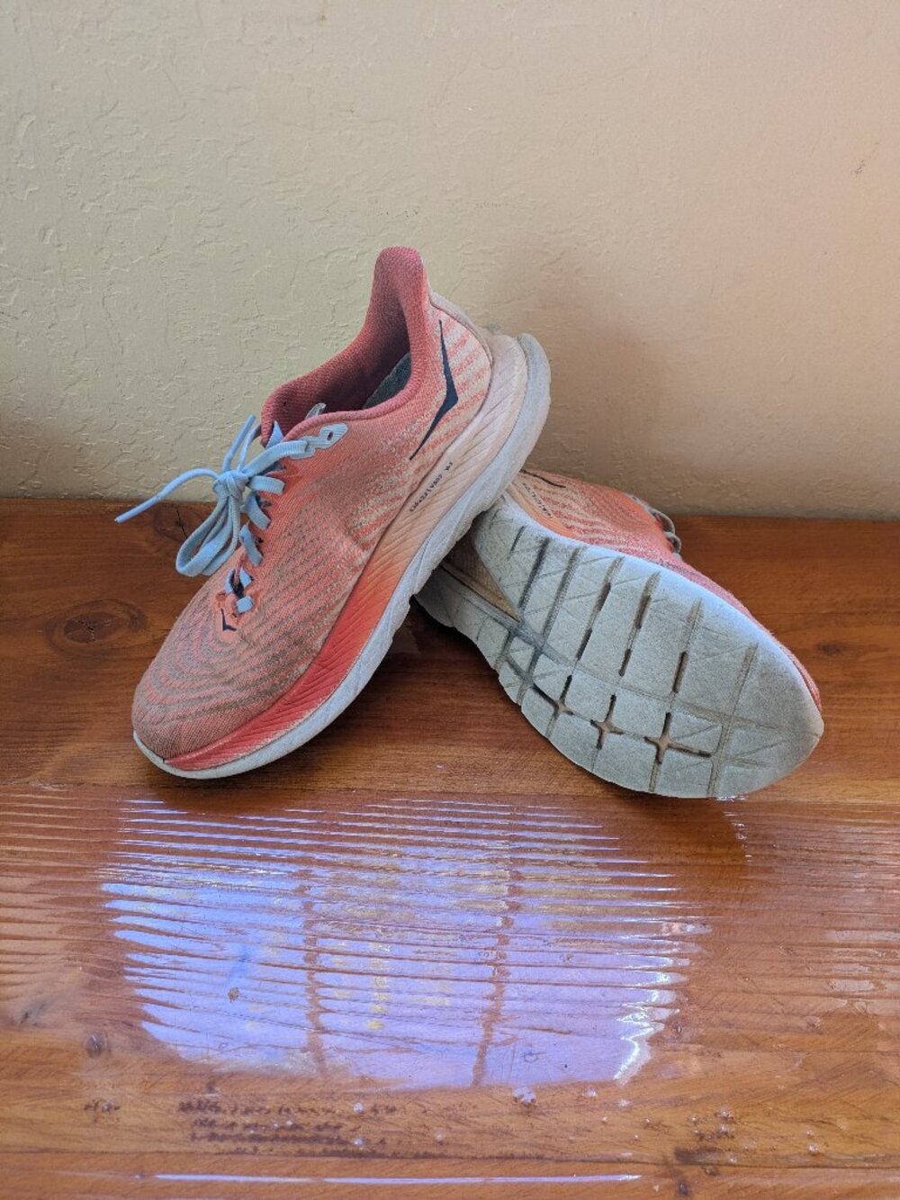 HOKA ONE ONE Mach 5 Women’s Running Shoes Size 7B Red - Picture 2 of 9